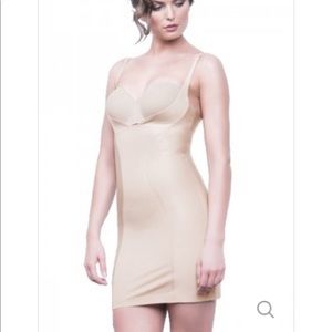 Body hush shapwear slip size M